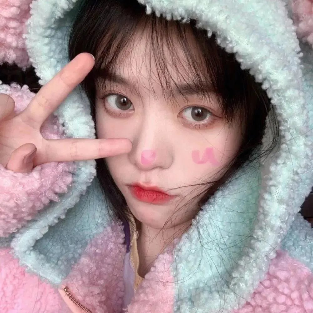 蜘蛛网中的女孩